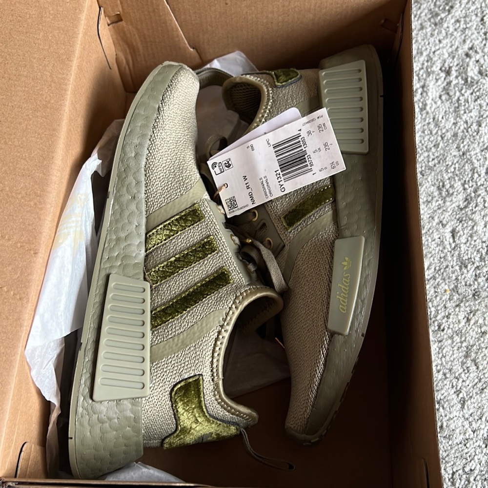 NWT adidas